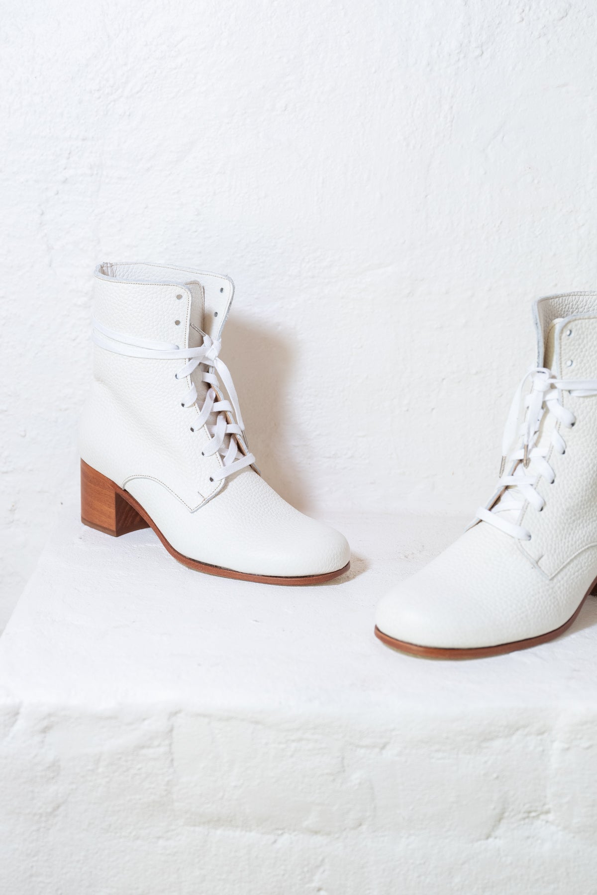 Studio Sale - Cricket Boot High White / 38, 41